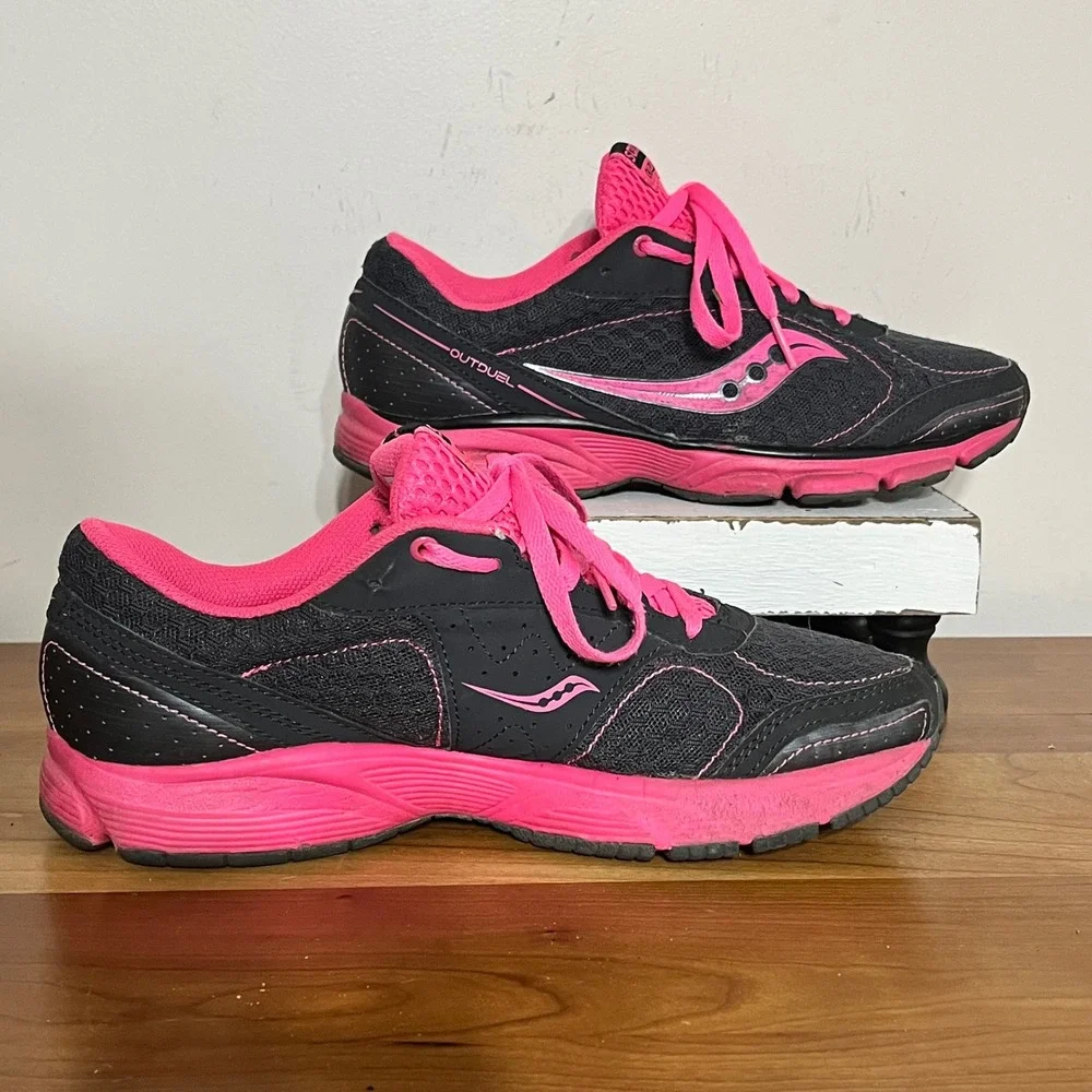 Saucony Outduel Womens Running Shoes‎ Black Pink Mesh Athletic Sneakers Size 7.5